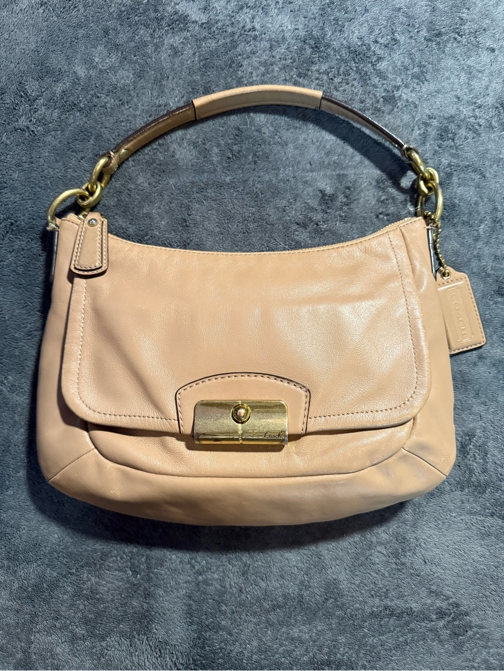 ✨VINTAGE✨ Coach Pebble Leather Shoulder Bag in Nude